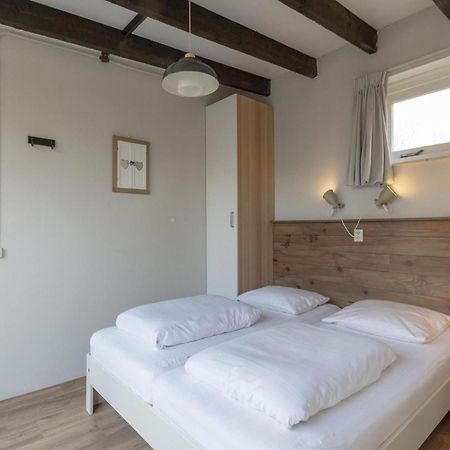 Contemporary Bungalow With Garden Sint Maartensvlotbrug Экстерьер фото