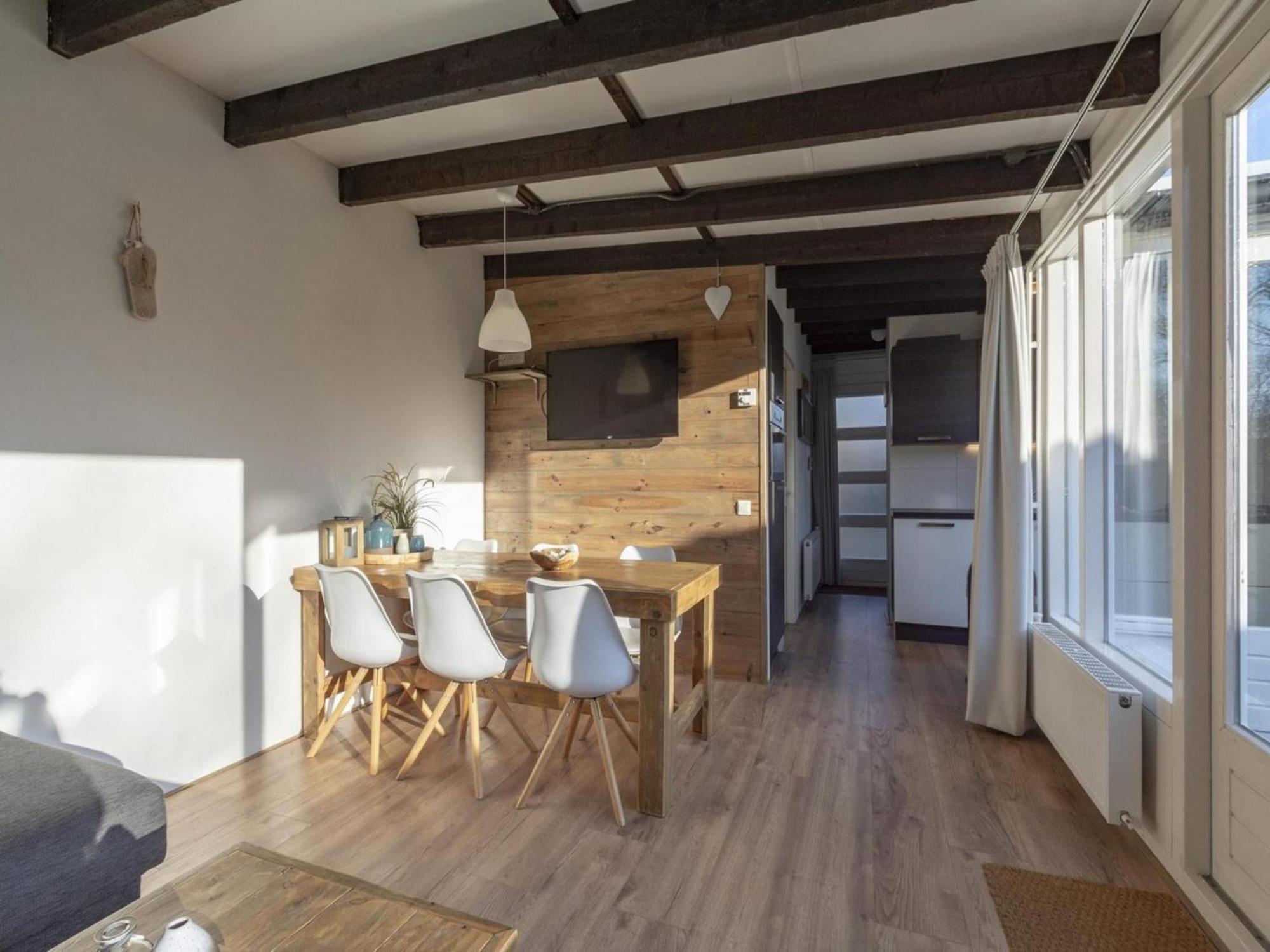 Contemporary Bungalow With Garden Sint Maartensvlotbrug Экстерьер фото