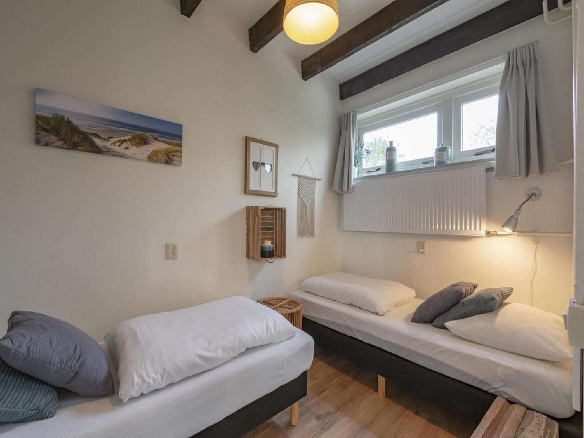 Contemporary Bungalow With Garden Sint Maartensvlotbrug Экстерьер фото