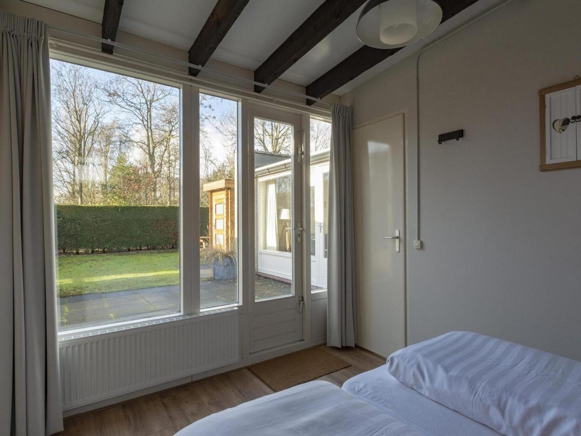 Contemporary Bungalow With Garden Sint Maartensvlotbrug Экстерьер фото